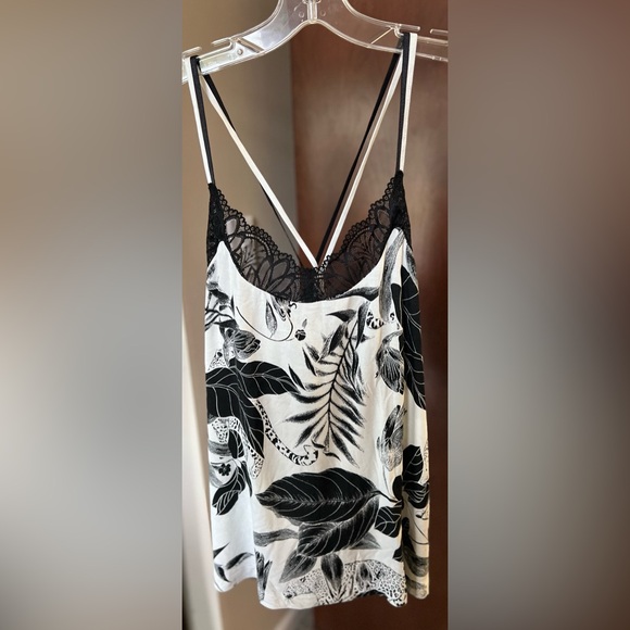 Black and White Lace Trim Cami Top - Picture 1 of 9